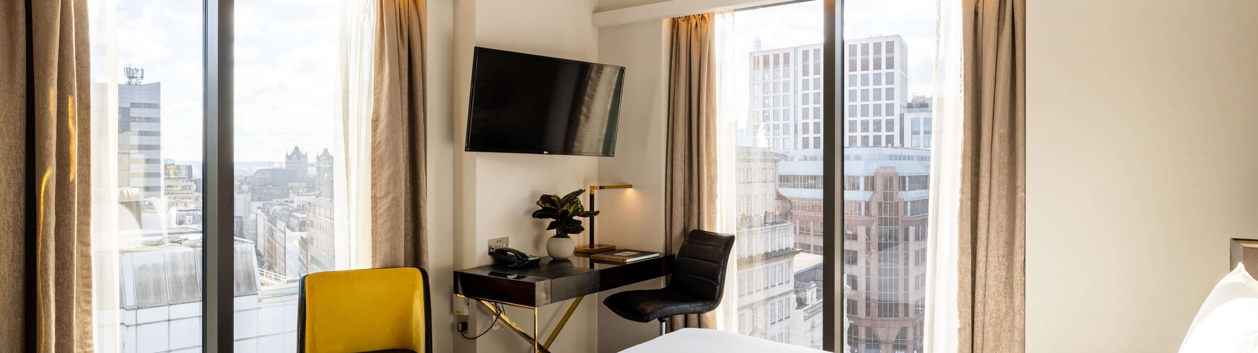 Botolph City View King Room