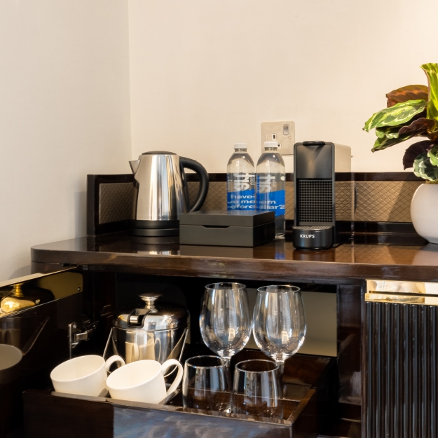 Breakfast Area with Coffee, Tea